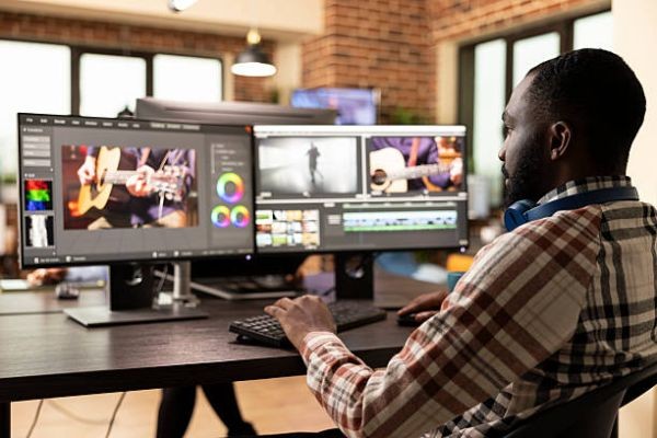 Le métier de "Vidéo-Entrepreneur" : Pourquoi les jeunes délaissent les bureaux pour les studios de tournage